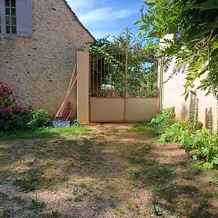 Holiday home Maison Bel Air De Caractere Perigord Nature Journiac